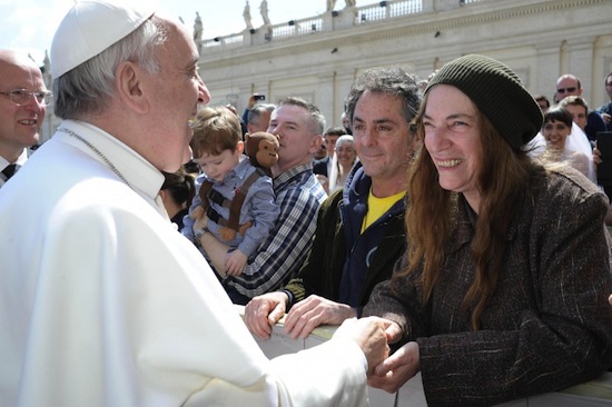 Patti Smith con Papa Franscesco, Roma, aprile 2013